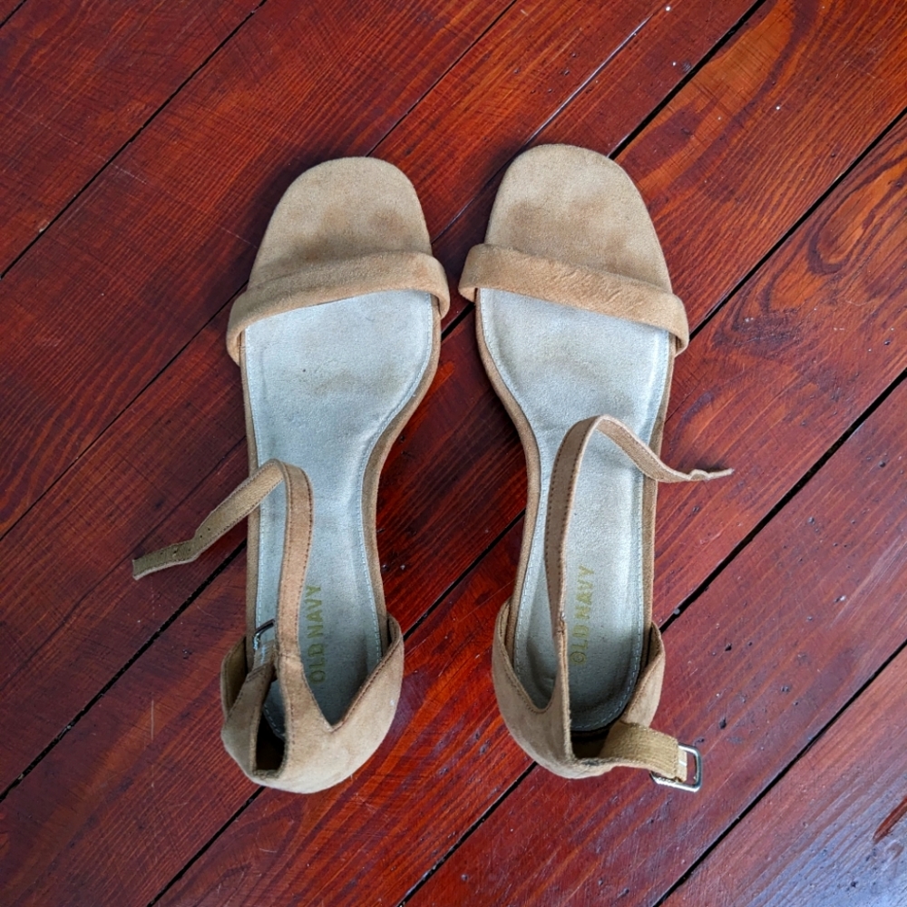 Old Navy Heels size 9, Tan
